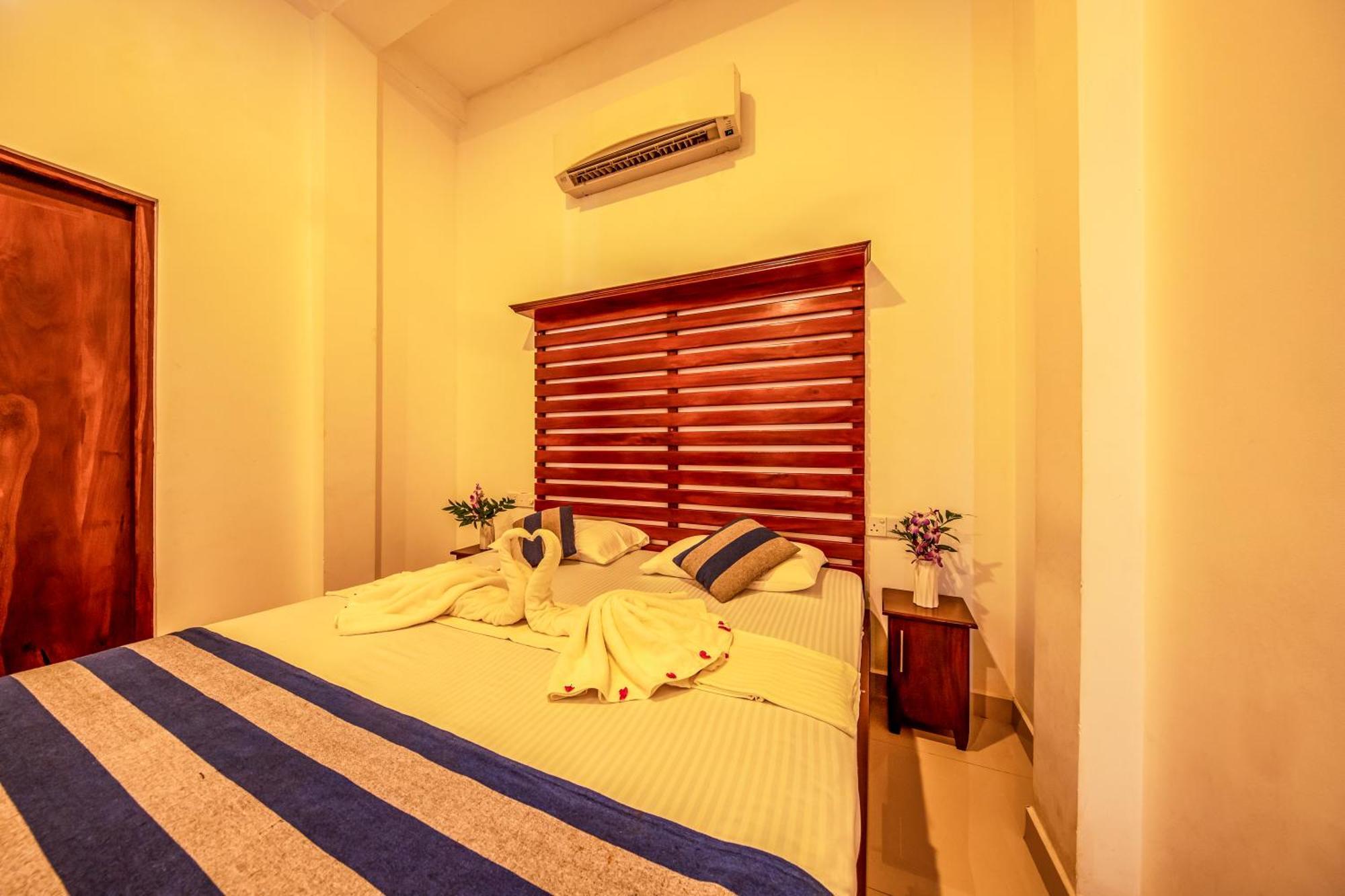 גאלה Owinmo Hotel & Reception Hall מראה חיצוני תמונה