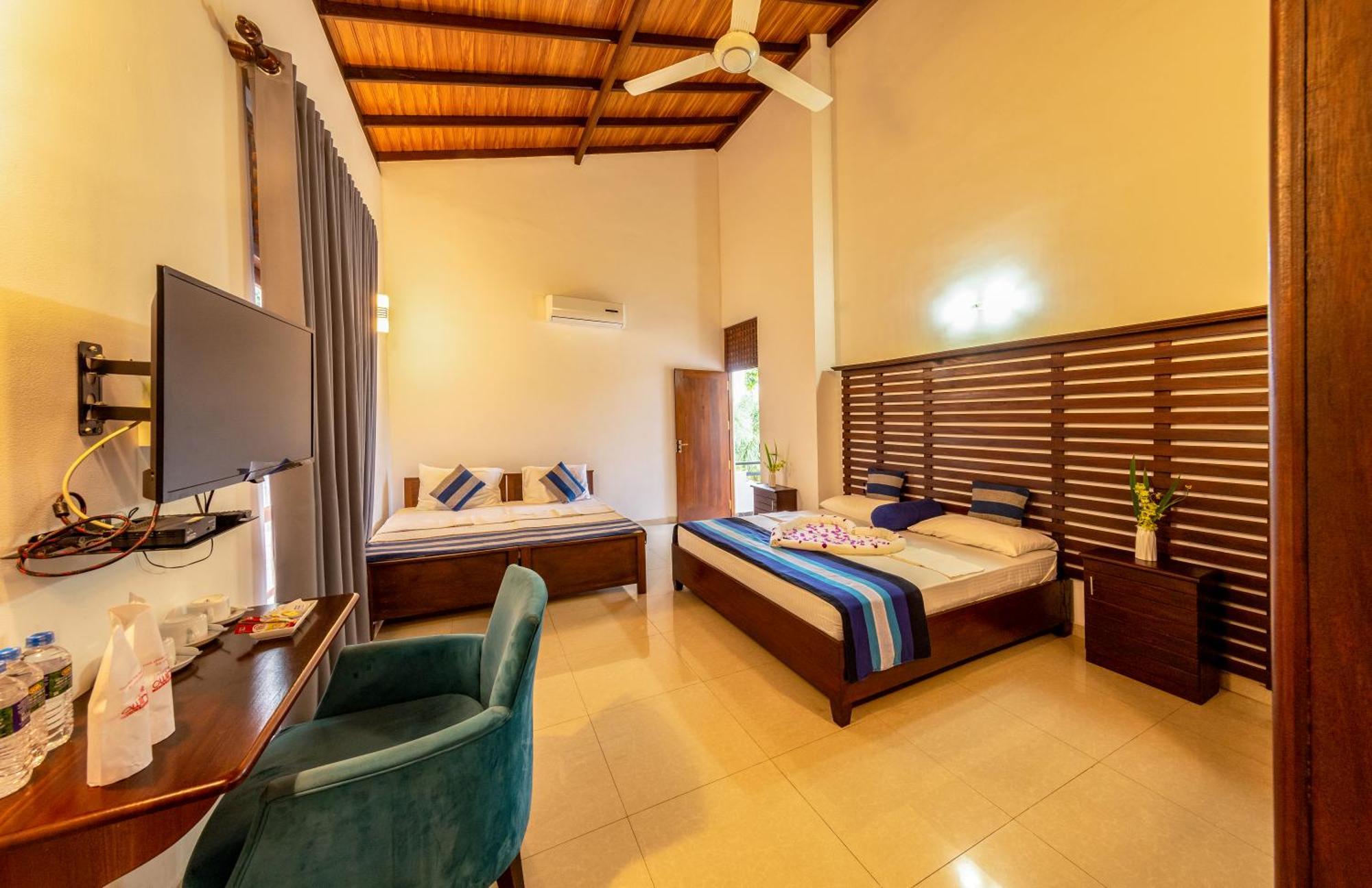 גאלה Owinmo Hotel & Reception Hall מראה חיצוני תמונה